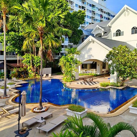 Pooh Beach Resort & Spa Pantai Jomtien Bagian luar foto