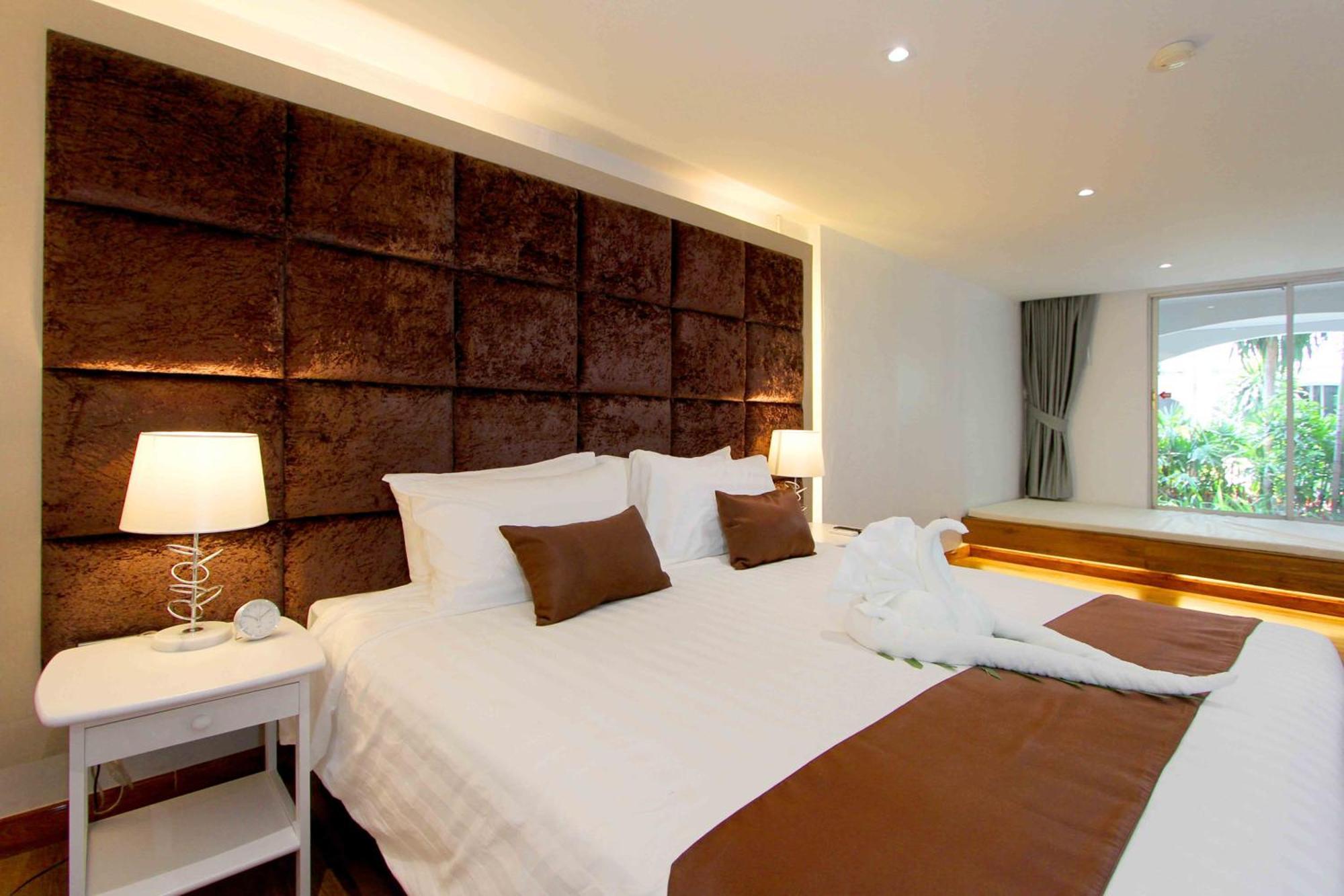 Pooh Beach Resort & Spa Pantai Jomtien Bagian luar foto