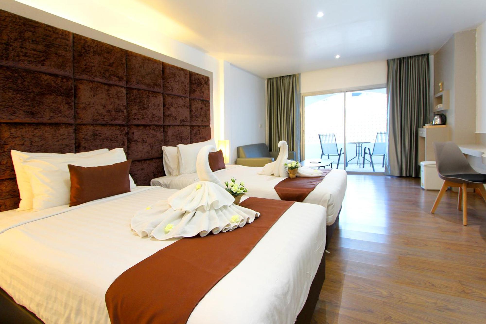 Pooh Beach Resort & Spa Pantai Jomtien Bagian luar foto