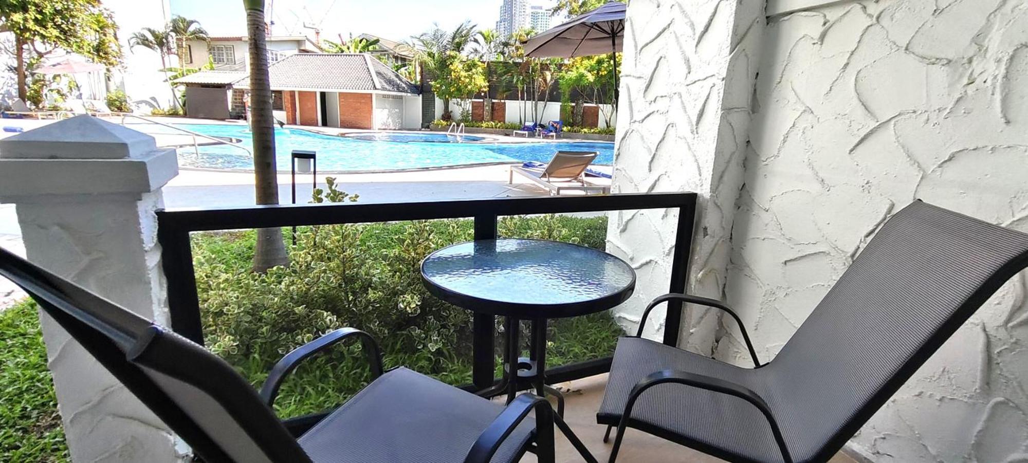 Pooh Beach Resort & Spa Pantai Jomtien Bagian luar foto